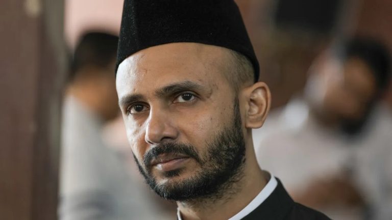 बिजली चोरी के आरोप में FIR