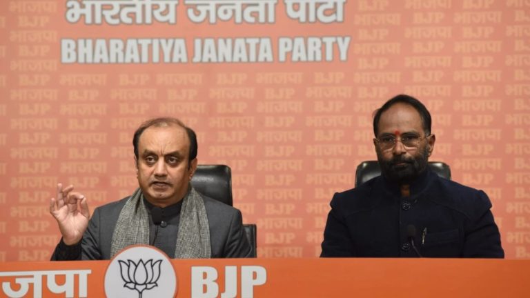 भाजपा ने AAP पर करदाताओं का पैसा बर्बाद करने का आरोप, त्रिवेदी बोले- ‘दिल्ली को विनाश की ओर धकेला’