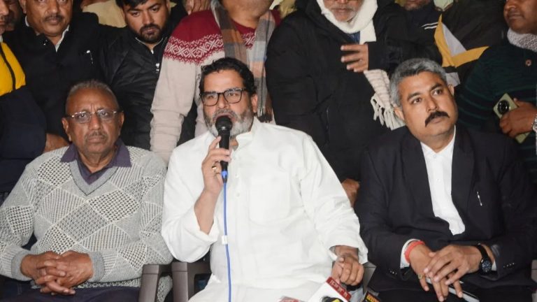 प्रशांत किशोर का आमरण अनशन: स्वास्थ्य बिगड़ा, मेदांता अस्पताल में भर्ती
