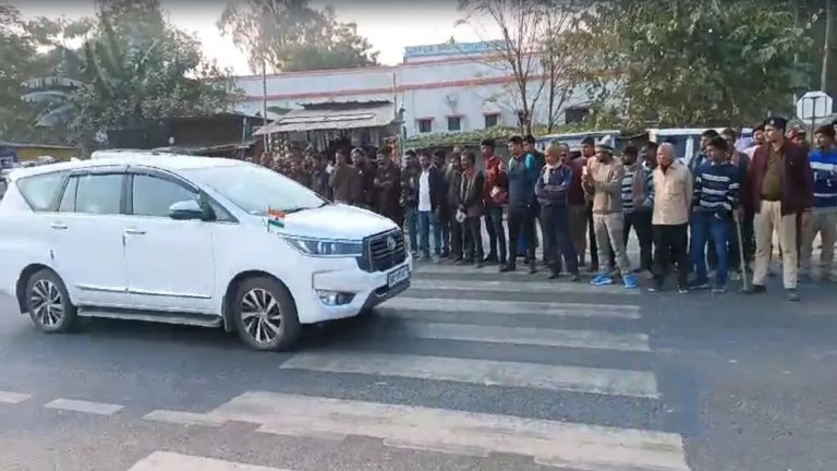 मुख्यमंत्री नीतीश कुमार की वैशाली यात्रा: बैठक के दौरान नारेबाजी और जाम की स्थिति