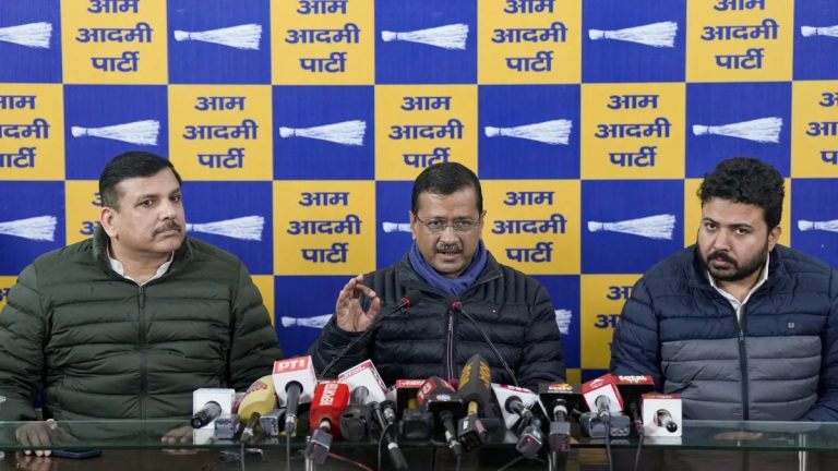 दिल्ली पुलिस ने आम आदमी पार्टी के खिलाफ FIR दर्ज की, बीजेपी ने वीडियो पर जताई आपत्ति