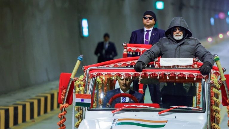 प्रधानमंत्री नरेंद्र मोदी ने जम्मू और कश्मीर के विकास को लेकर अहम बयान दिया