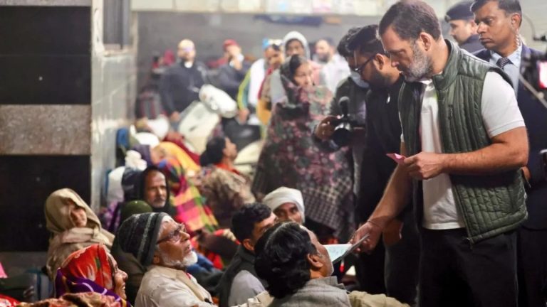 राहुल गांधी अचानक पहुचें दिल्ली AIIMS,                                         केंद्र और दिल्ली सरकार पर लगाए तीखे आरोप