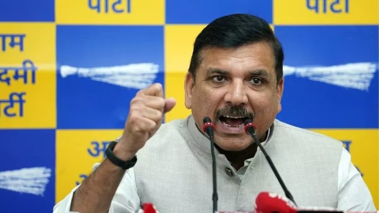 संजय सिंह का हमला:                                                                            ‘जो गाली दे रहे हैं, जनता उन्हें जवाब देगी’