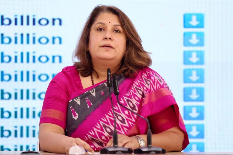 कोई मोदी जी को बताए रुपए से सेंचुरी नहीं लगवानी… कीमत में गिरावट पर कांग्रेस का तंज