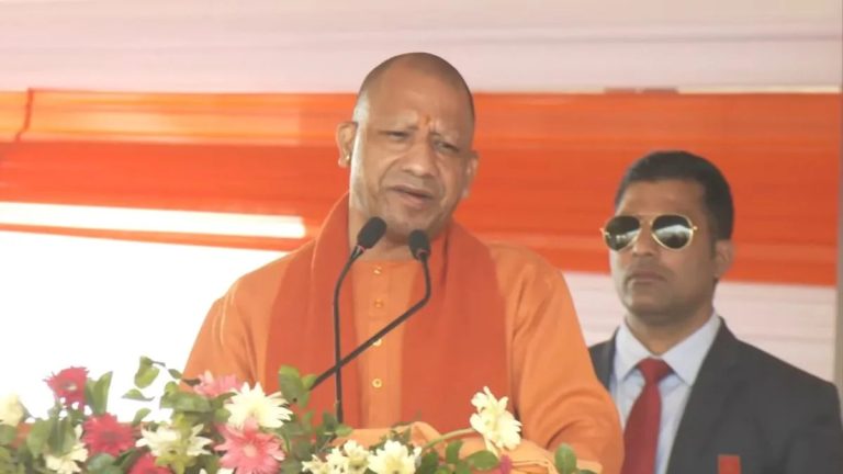 सीएम योगी ने मिल्कीपुर में सपा पर साधा निशाना, महाकुंभ और परिवारवाद का मुद्दा उठाया