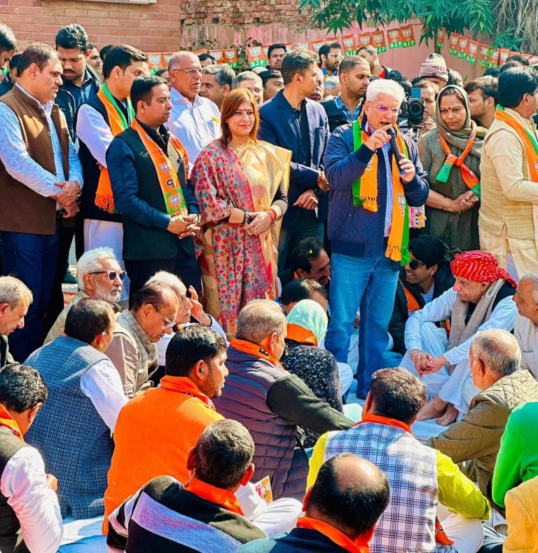 बीजेपी नेता रूबी फोगाट यादव ने कैलाश गहलोत के समर्थन में रंगपुरी महापंचायत आयोजित की