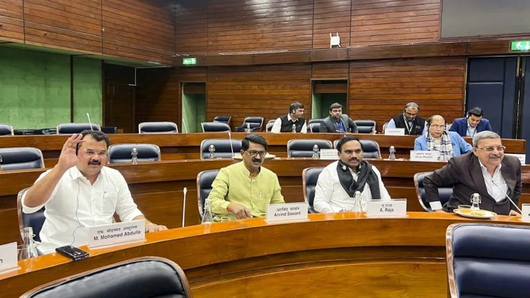 वक्फ समिति ने NDA के सभी संशोधन किए स्वीकार, विपक्ष की एक नहीं चली