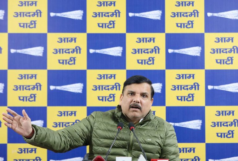 आम आदमी पार्टी का भाजपा पर तीखा हमला: फर्जी गाड़ी से बदनाम करने की साजिश का आरोप