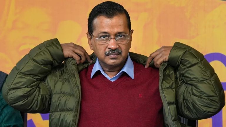 यमुना में ‘जहर’ मामले में चुनाव आयोग ने केजरीवाल से पूछे कई सवाल, कल तक देना होगा जवाब