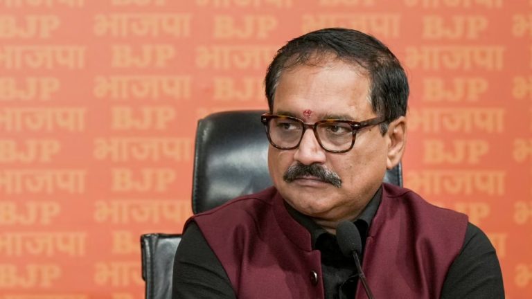 दिल्ली में भाजपा की लहर: परिवर्तन का संकल्प- वीरेन्द्र सचदेवा