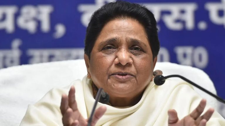 मायावती ने भतीजे आकाश आनंद के ससुर डॉ. अशोक सिद्धार्थ को बसपा से निकाला, गंभीर आरोप लगाए
