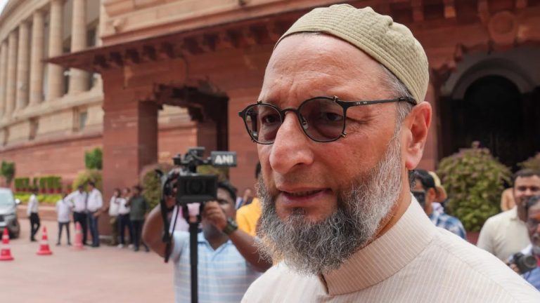 ‘मुस्लिमों से ‘वक्फ’ को छीनने के लिए विधेयक लाया जा रहा’, असदुद्दीन ओवैसी का आरोप