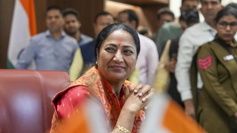 महिला दिवस पर नहीं आएंगे महिलाओं की खाते में पैसे, किन महिलाओं को मिलेंगें पैसे और कैसे” पढ़ें जानकारी