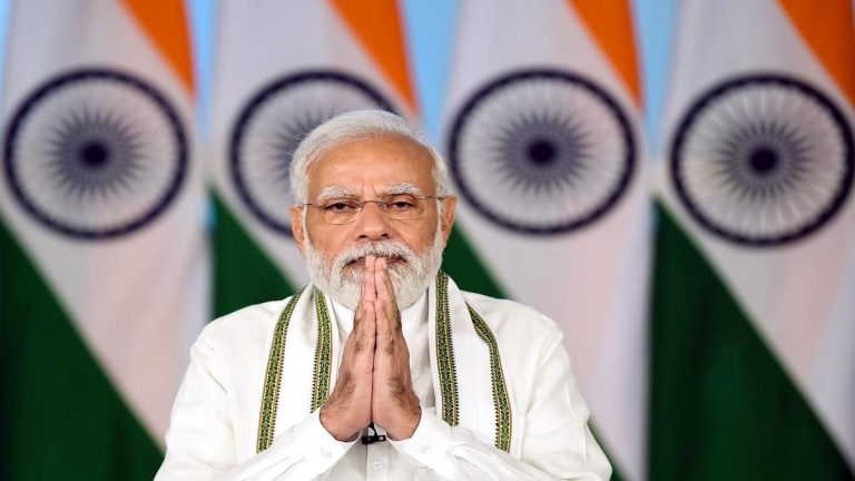 प्रधानमंत्री मोदी ने किया महिला दिवस के मौके पर महिलाओं को सलाम,महिलाओं को सौंपे अपने सभी सोशल मीडिया अकाउंट