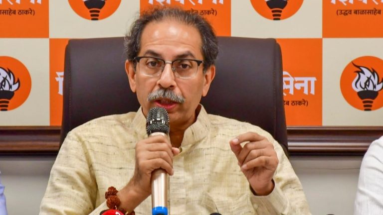 लाडकी बहन योजना पर विपक्ष का हमला, सीएम फडणवीस ने दिया वादा पूरा करने का आश्वासन