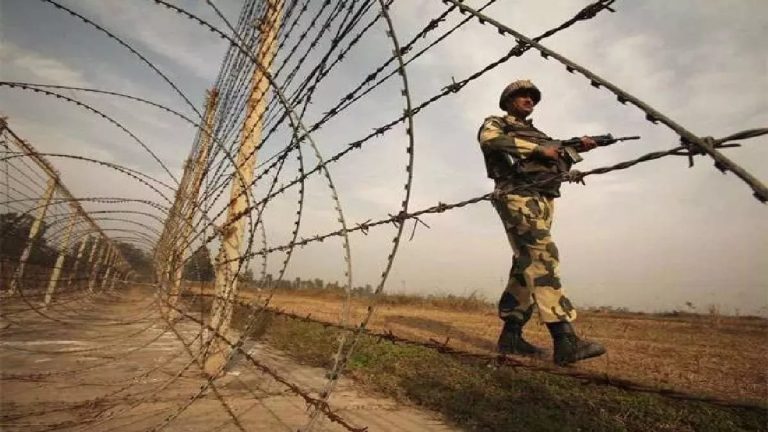 जम्मू-कश्मीर में नियंत्रण रेखा पर गोलीबारी, एक जवान घायल