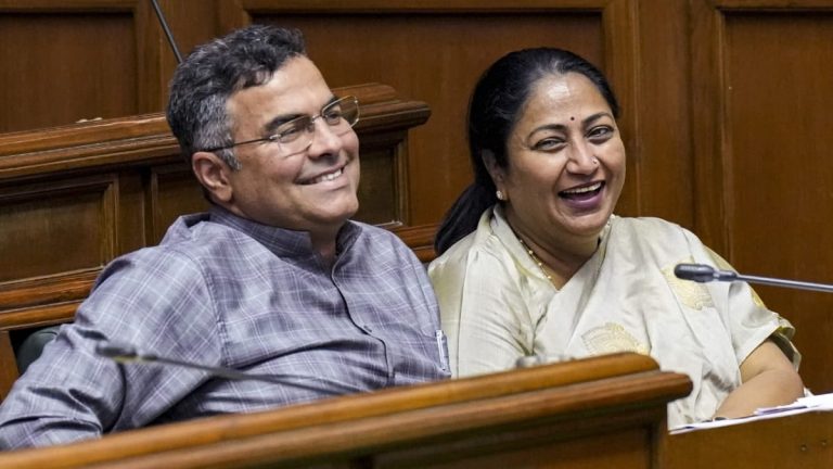 दिल्ली की मुख्यमंत्री रेखा गुप्ता का बड़ा बयान, प्रवेश वर्मा को बताया छोटा भाई