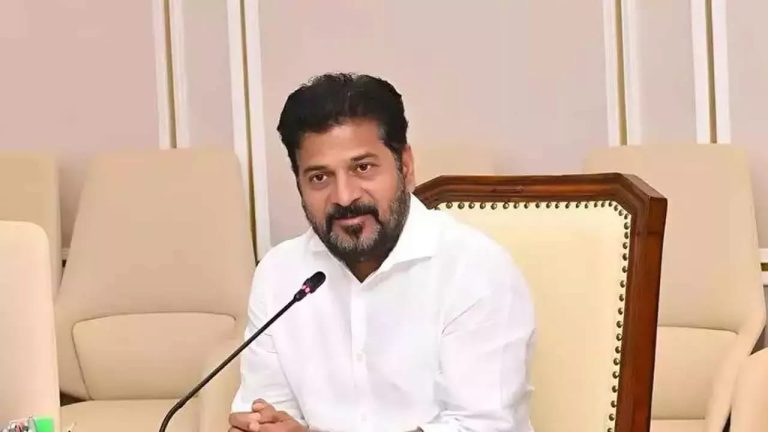 तेलंगाना सीएम रेवंत रेड्डी की कड़ी चेतावनी, फेक न्यूज फैलाने वालों पर होगी सख्त कार्रवाई, पत्रकारिता की आड़ में अपमान बर्दाश्त नहीं