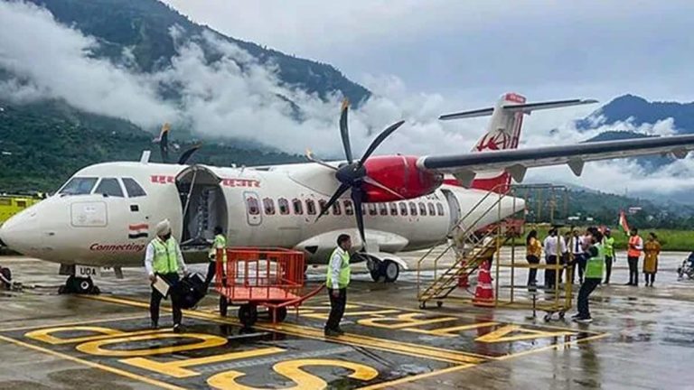 एलायंस एयर की फ्लाइट में तकनीकी खराबी, शिमला एयरपोर्ट पर सुरक्षित लैंडिंग