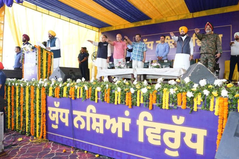 लुधियाना में ‘युद्ध नशे के विरुद्ध’ अभियान के तहत एनसीसी कैडेट्स ने नशा मुक्त पंजाब की शपथ ली