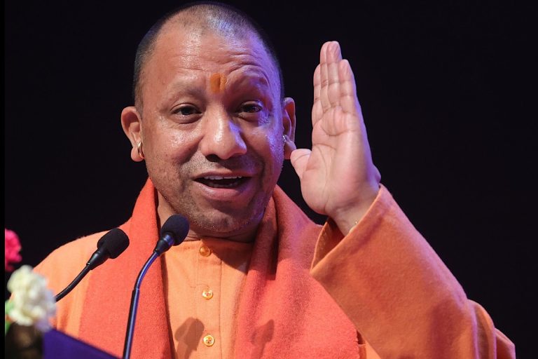 मुख्यमंत्री योदी आदित्यनाथ ने प्रधानमंत्री पद को लेकर दिया बयान,मैं योगी हूं हमेशा के लिए राजनीति में नहीं