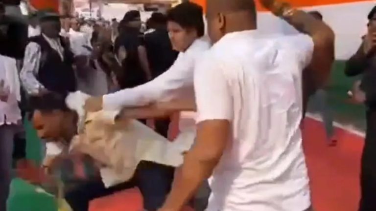 राहुल गांधी के दौरे के बीच कांग्रेस नेताओं में भिड़ंत, वीडियो वायरल