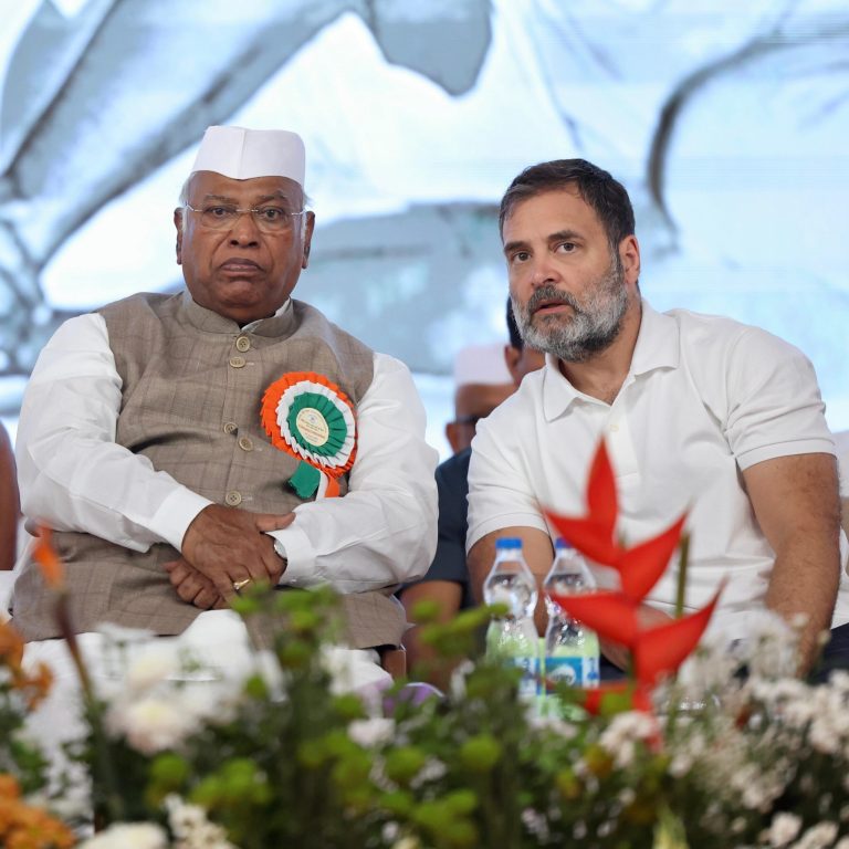 राहुल गांधी का भाजपा और मोदी सरकार पर तीखा हमला,अहमदाबाद कांग्रेस अधिवेशन में दिए बड़े बयान
