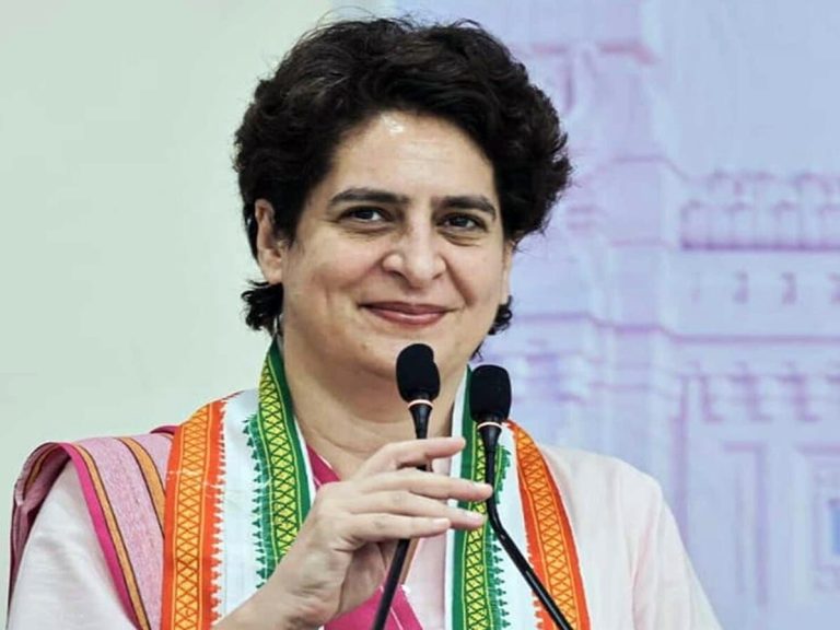 प्रियंका गांधी वाड्रा ने बाबासाहेब अंबेडकर को दी श्रद्धांजलि, संविधान की रक्षा का किया आह्वान