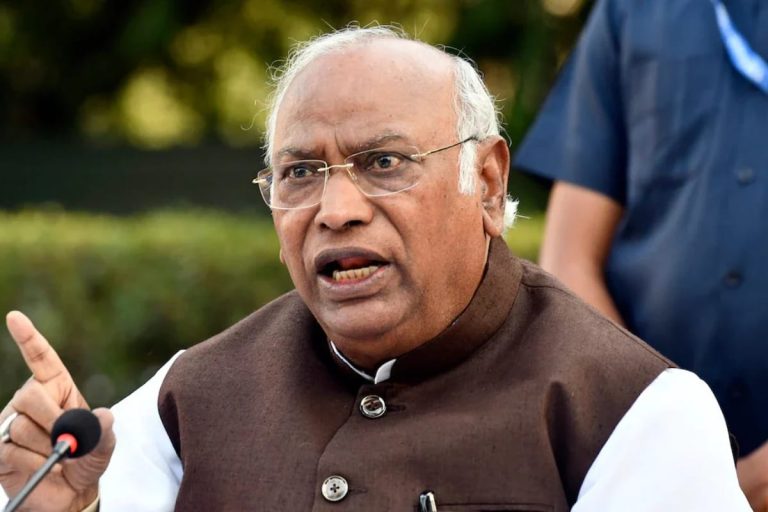 बिहार चुनाव 2025, कांग्रेस अध्यक्ष खरगे का जेडीयू-बीजेपी पर तीखा हमला