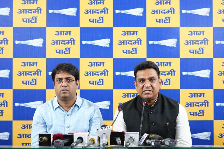 मुस्तफाबाद इमारत हादसा, “आप” सरकार का दोषी अधिकारियों पर सख्त कार्रवाई का आग्रह, मुआवजे की मांग