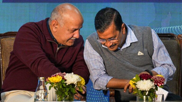 दिल्ली शराब घोटाले को लेकर केजरीवाल और सिसोदिया की याचिकाओं पर होगी सुनवाई, ट्रायल कोर्ट के फैसले को दी गई है चुनौती