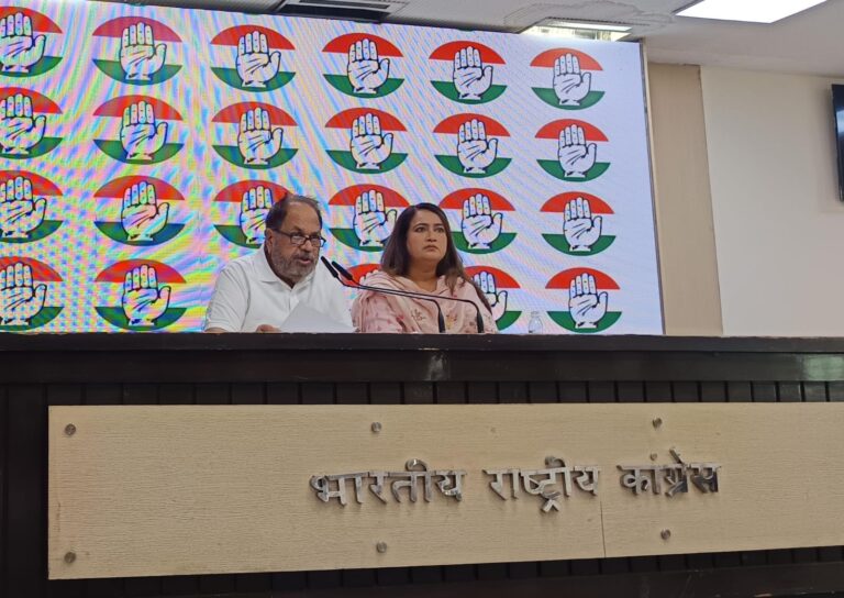राहुल गांधी को दलित छात्रों से मिलने से रोका गया: कांग्रेस का मोदी सरकार पर बड़ा हमला