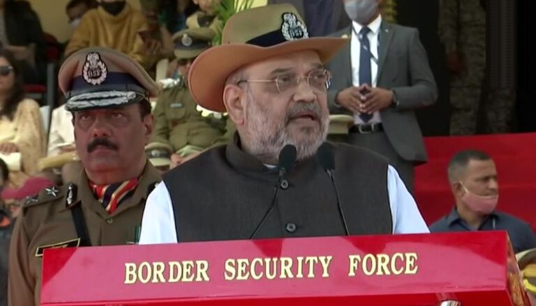 केंद्रीय गृह मंत्री अमित शाह ने किया सीमा सुरक्षा बल अलंकरण समारोह को संबोधित, बीएसएफ को दी गई थी सबसे कठिन सीमाओं बांग्लादेश और पाकिस्तान बॉर्डर की रक्षा करने की जिम्मेदारी