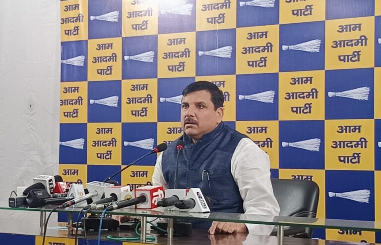 सिंदूर के सौदागर: शहीदों की शहादत पर राजनीति क्यों?