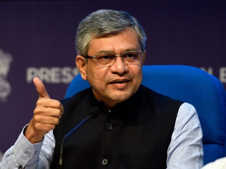 केंद्रीय कैबिनेट बैठक में लिए गए पांच बड़े फैसले, सरकार ने दी किसानों को सौगात