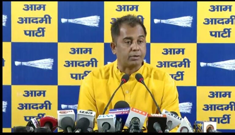CM रेखा गुप्ता का माया महल, जनता बेहाल!- AAP विधायक अनिल झा का करारा प्रहार