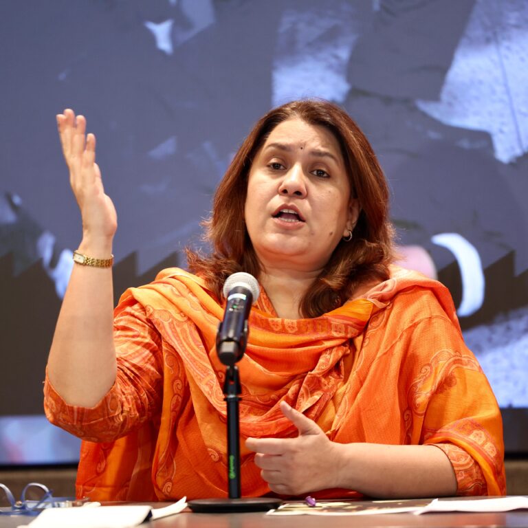 भारतीय छात्रों के साथ अमेरिका में दुर्व्यवहार: भारत कब उठाएगा सख्त कदम? सुप्रिया श्रीनेत 