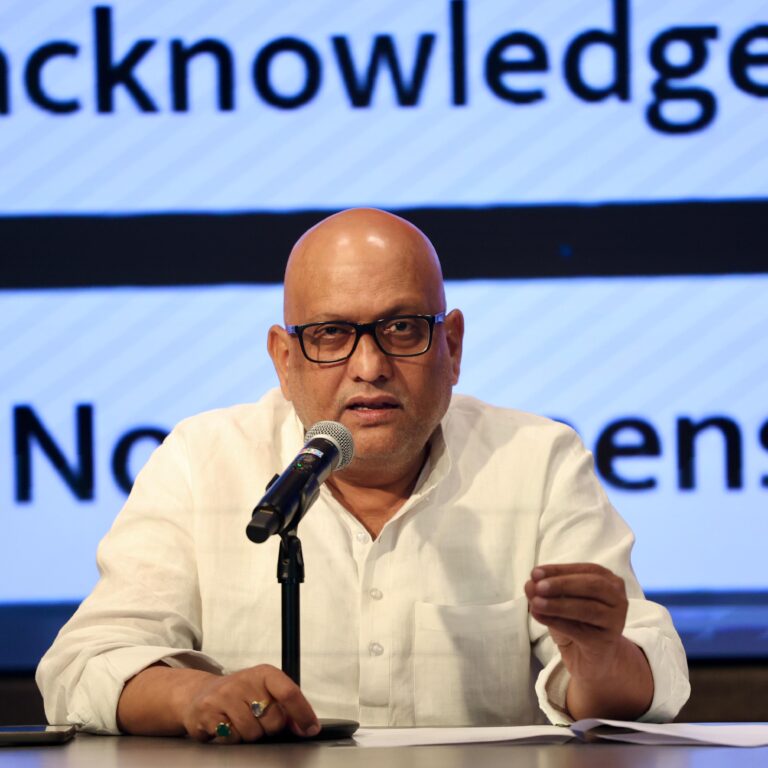 अयोध्या में शराब की दुकानों पर भड़के अजय राय-राम के नाम पर व्यापार और झूठ की सरकार