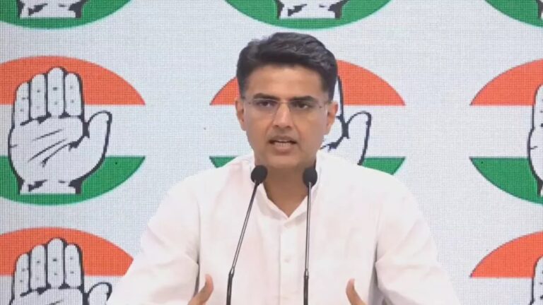 अशोक गहलोत- सचिन पायलट की नजदीकियों ने बढ़ाई सियासी हलचल, राजस्थान कांग्रेस में फिर दिखी ‘एकता’ की कोशिश जानें क्या है पूरा मामला