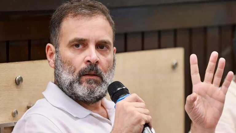 राहुल गांधी की विदेश यात्रा पर मचा सियासी घमासान, कांग्रेस ने बताया पारिवारिक कार्यक्रम “भाजपा ने उठाए सवाल”
