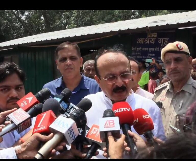 दिल्ली सरकार के मंत्री आशीष सूद ने किया निजामुद्दीन रैन बसेरा का औचक निरीक्षण, व्यवस्थाओं पर जताई नाराज़गी 