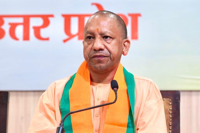कांवड़ यात्रा से पहले गरमाई सियासत, मांस-शराब पर बैन “नेताओं की बयानबाज़ी से बवाल”