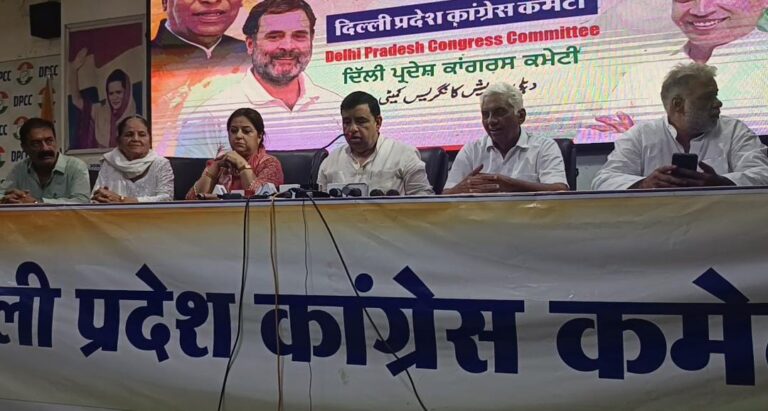 कांग्रेस कृष्णा नगर जिला अध्यक्ष गुरुचरण सिंह राजू को 6 वर्षों के लिए पार्टी से निष्कासित किया गया 