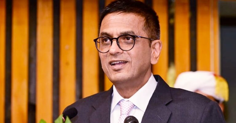 पूर्व CJI चंद्रचूड़ के सरकारी बंगले में अधिक समय तक रहने पर सुप्रीम कोर्ट सख्त, केंद्र से खाली कराने की मांग “बंगला बना विवाद का विषय”