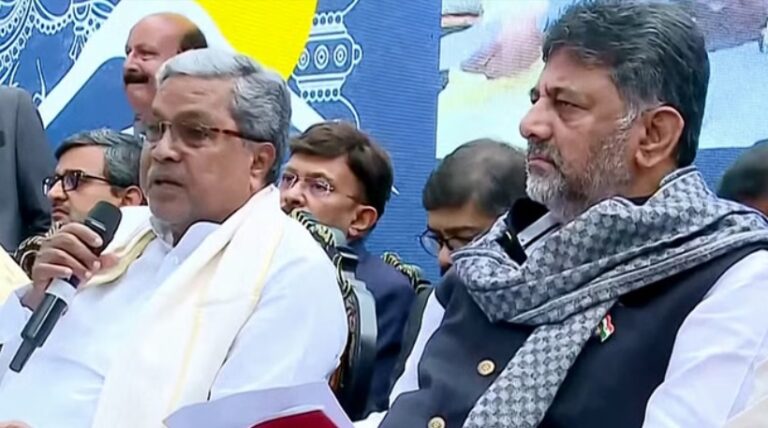 कर्नाटक कांग्रेस में उठने लगे बगावत के सुर, सिद्धारमैया-शिवकुमार की दिल्ली यात्रा ने बढ़ाई सियासी हलचल