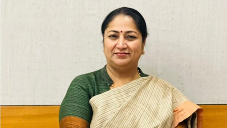 रेखा गुप्ता के बंगले के रेनोवेशन का टेंडर रद्द, विपक्ष के हमलों के बाद PWD का यू-टर्न स्मार्ट “टीवी से सीसीटीवी तक का खर्च अब टेंडर हुआ कैंसिल”