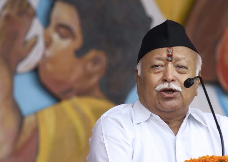 मोहन भागवत का बड़ा बयान 75 की उम्र में नेताओं को ले लेना चाहिए संन्यास, क्या पीएम मोदी के लिए है इशारा?”