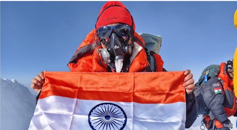 मेघालय की बेटी रिफिनीस वारजरी ने रचा इतिहास, एवरेस्ट फतह कर दिखाई उड़ान फिर भी मां की चाय दुकान पर करती हैं काम