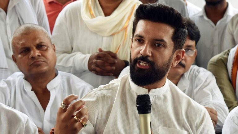 दिल्ली से लिखी जा रही बिहार चुनाव की पटकथा, पूर्वांचली वोटरों के सहारे भाजपा का भावनात्मक मिशन शुरू